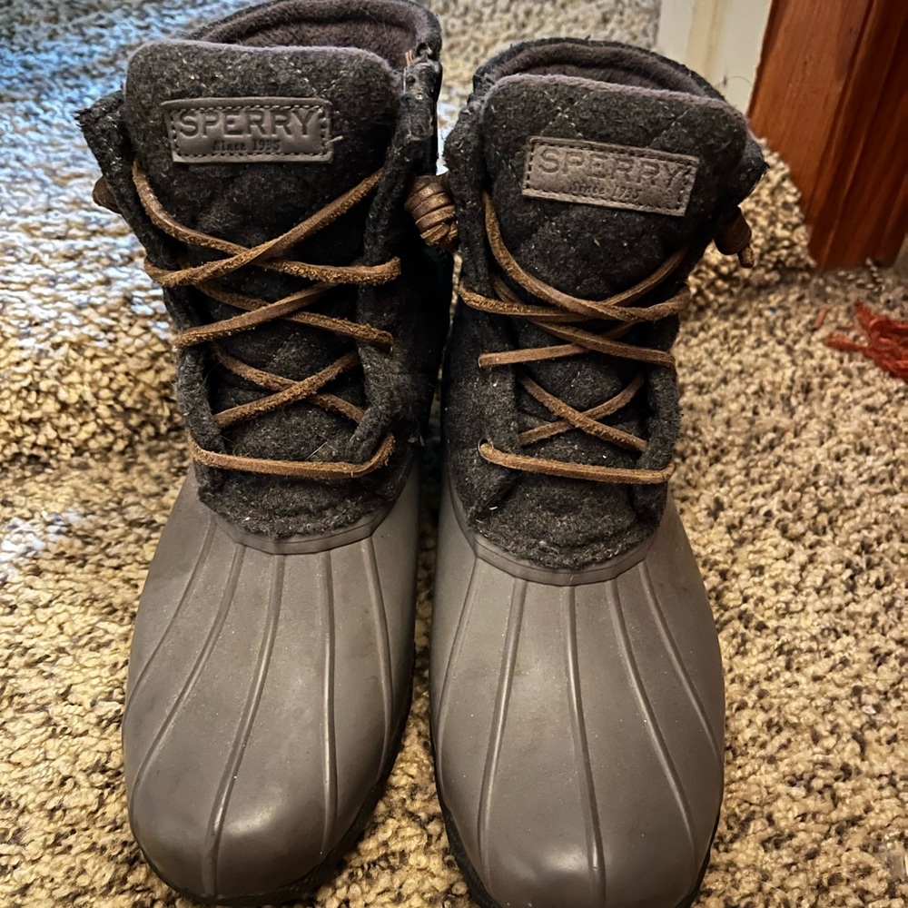 Sperry Grey Quilted Rain Boot Size 8